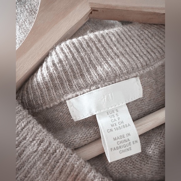 slouchy, soft sweater - Picture 2 of 2